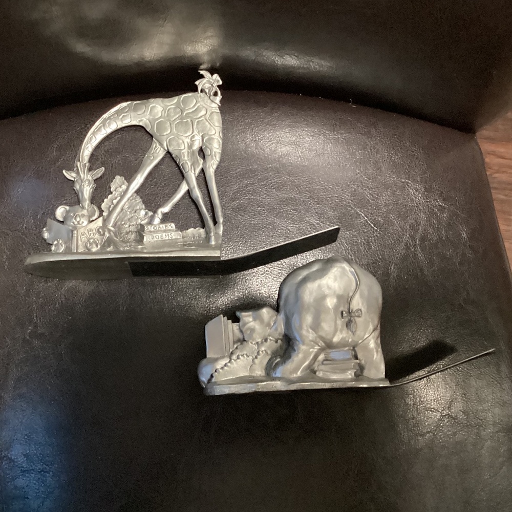 Vintage 1993 Seagull Canada Pewter Giraffe and Elephant Bookends 5.25” tall